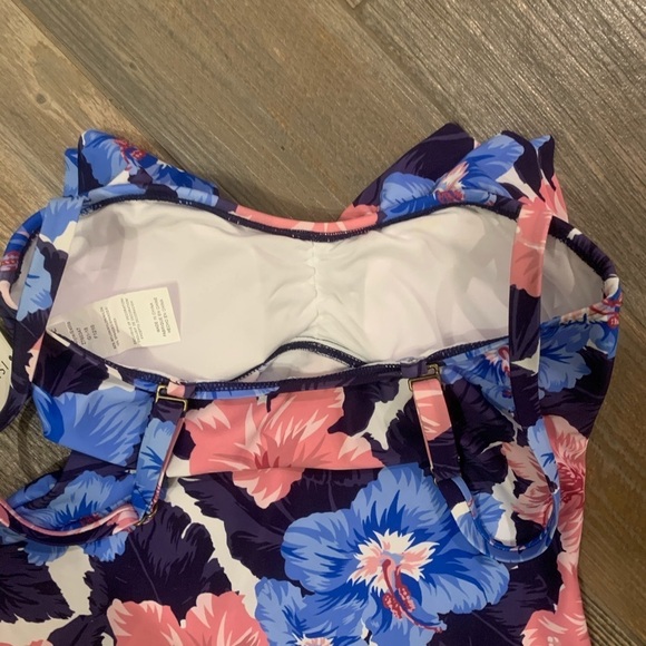 NWT Island Escape Tahiti Bandini Ruffled Tankini 6 Swimsuit Top Padded - Picture 8 of 9